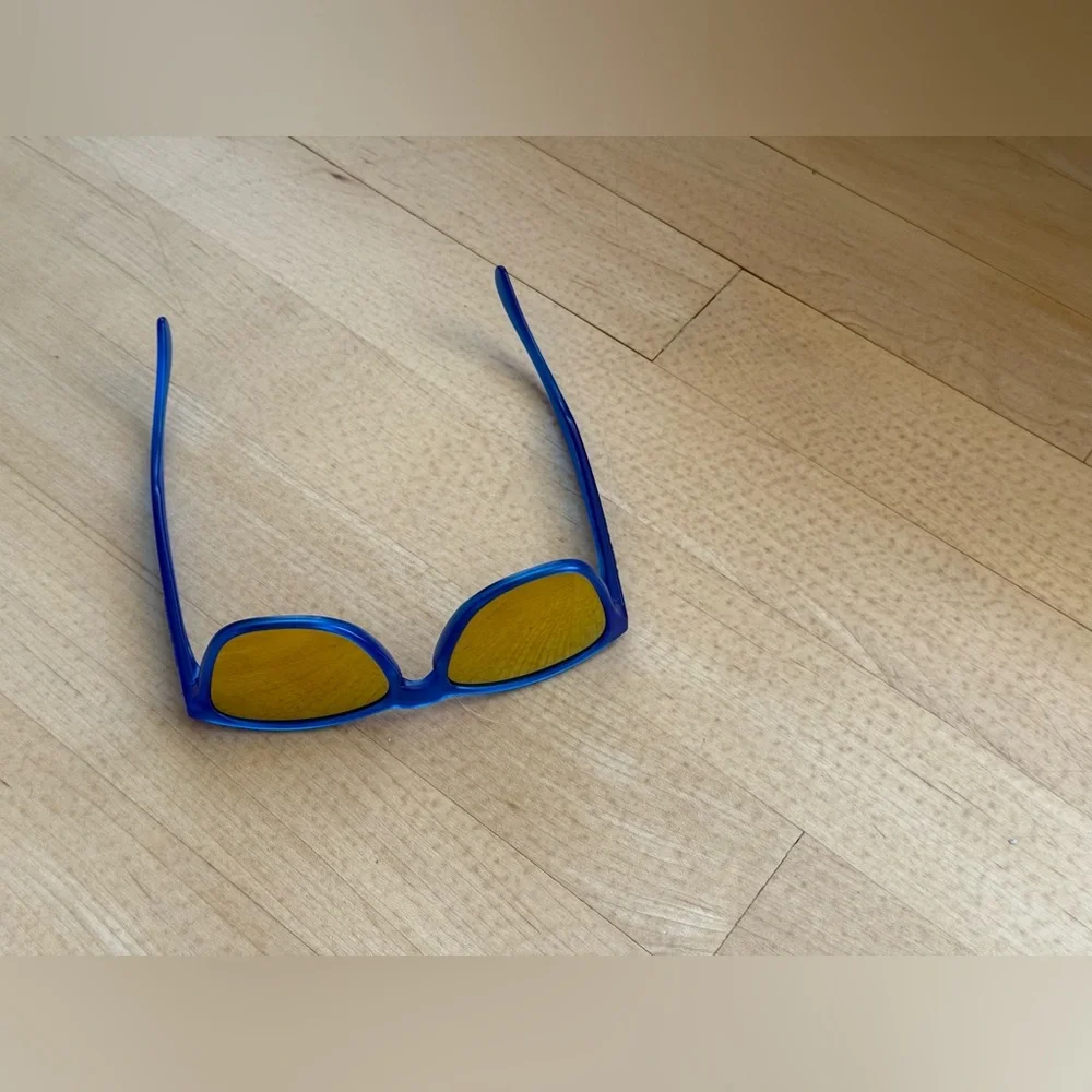 Oakley Junior sunglasses 🕶️ - Picture 8 of 9